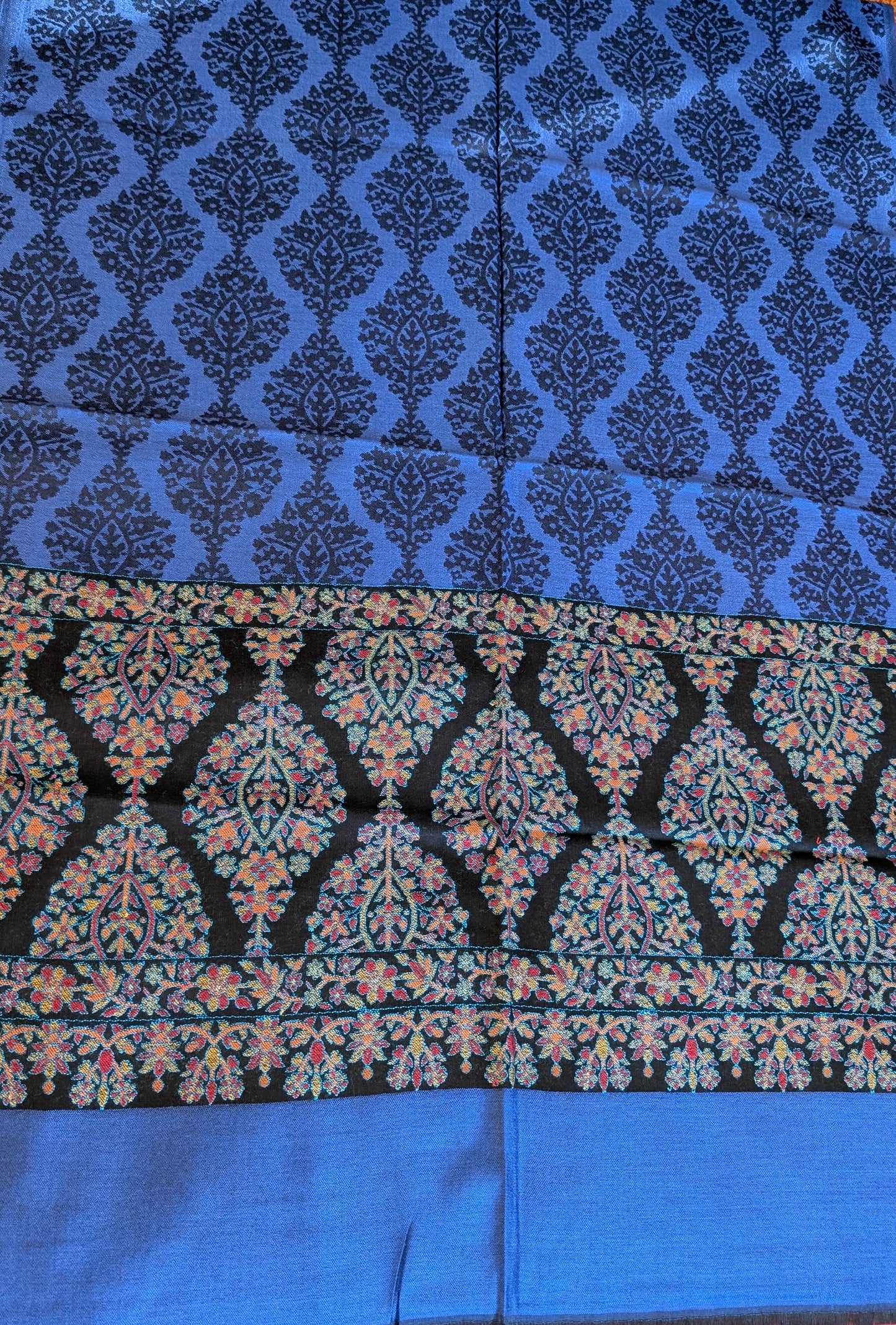 Poshkar Motif - Soft Shawl with Intricate Jacquard Weave