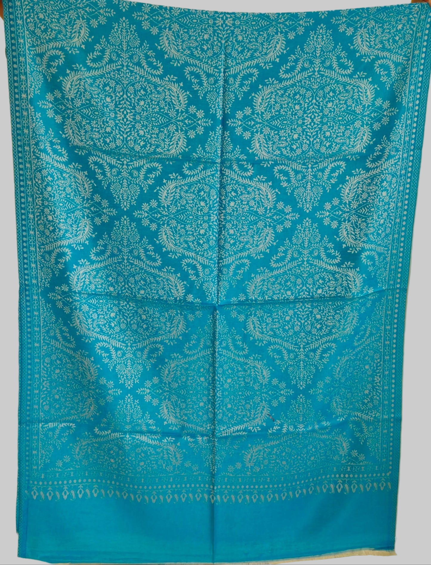 Elegant Naira - Reversible Shawl with Intricate Jacquard Kani Weave