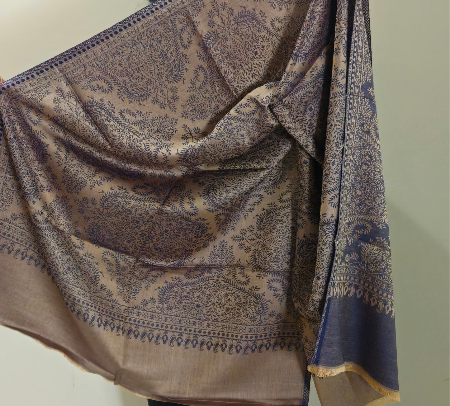 Elegant Naira - Reversible Shawl with Intricate Jacquard Kani Weave