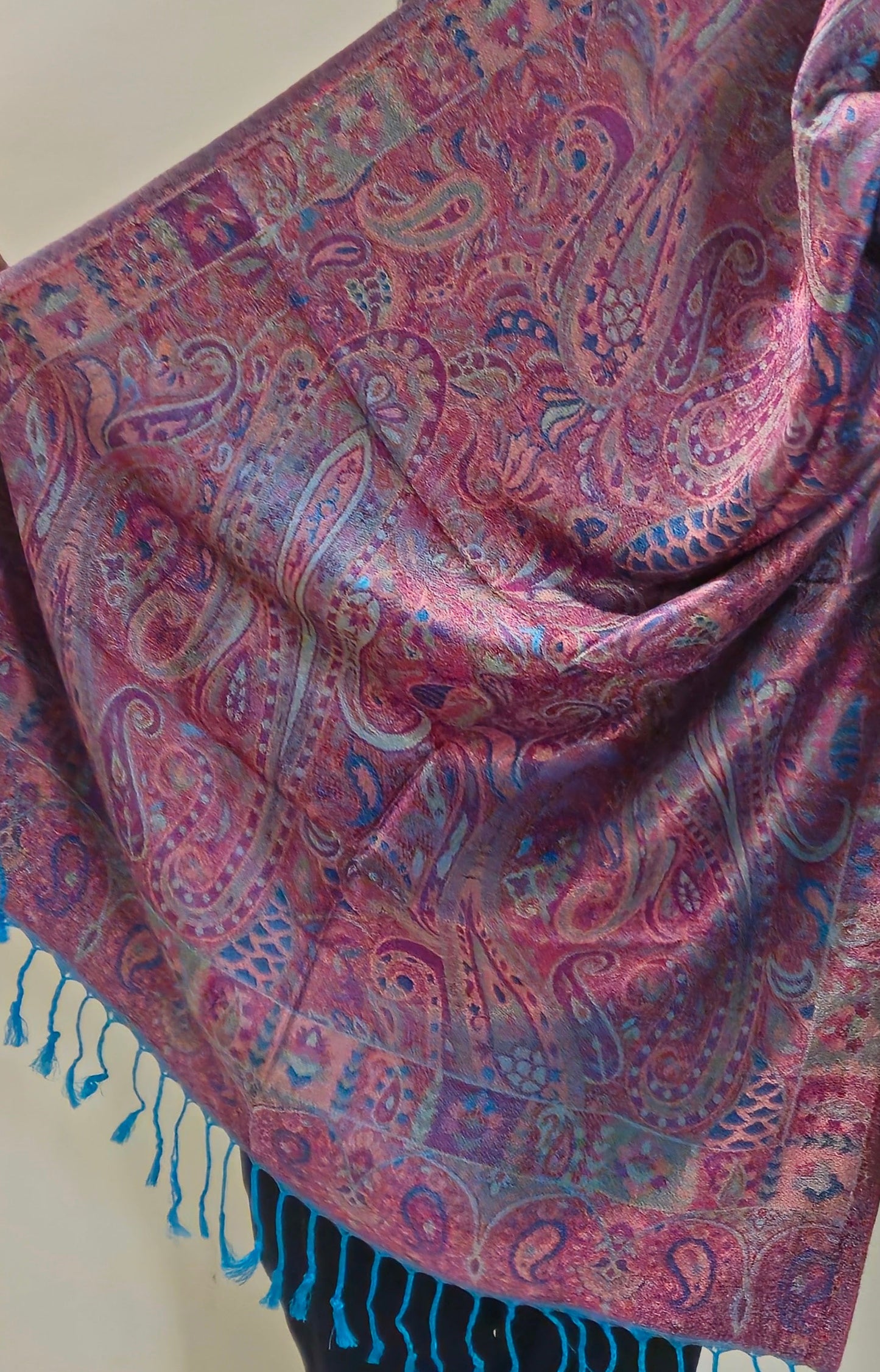 Kashmiri Motif - Reversible Shawl with Intricate Jacquard Kani Weave & Tassels