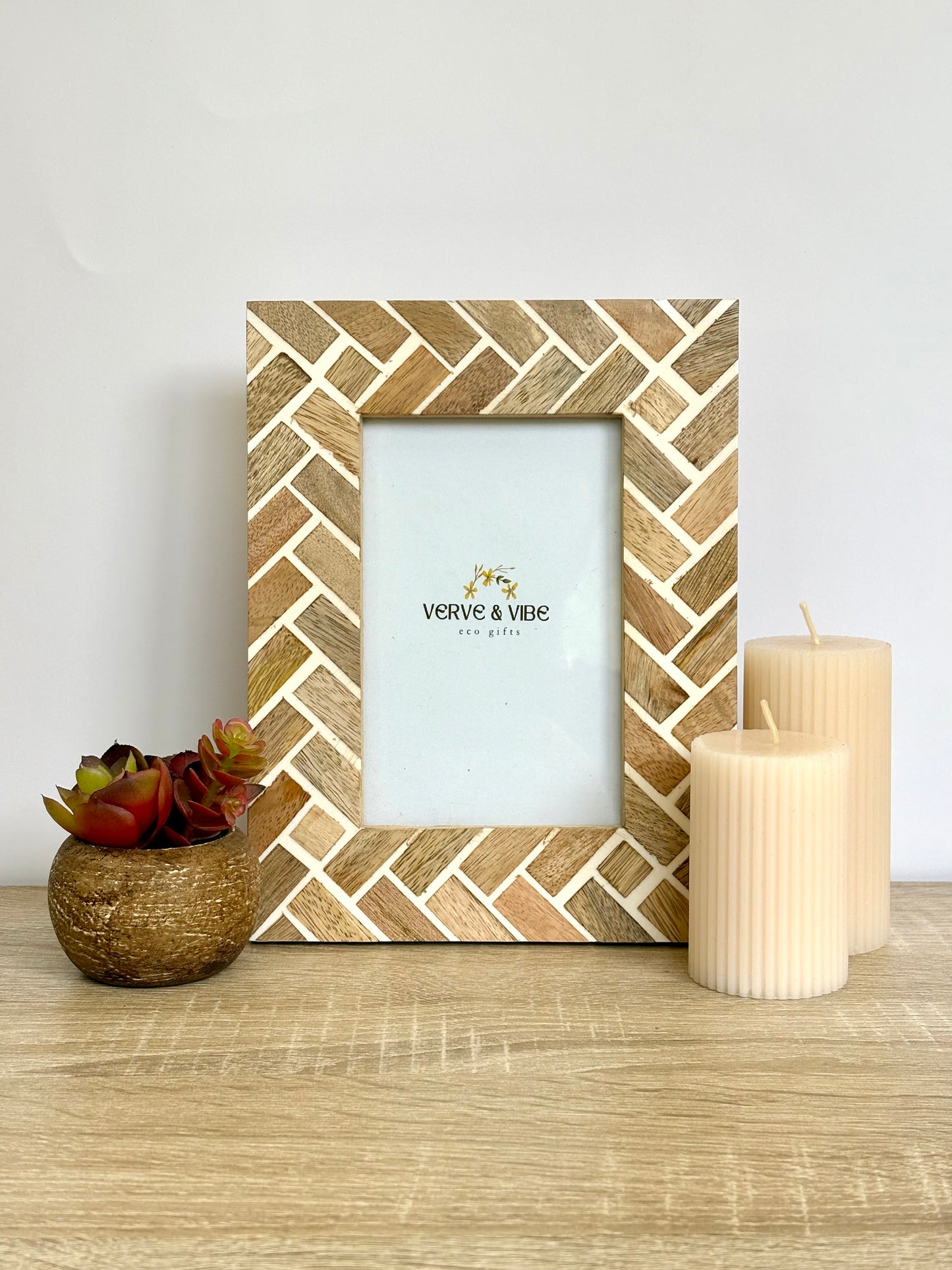 Herringbone Elegance - Handcrafted Mango Wood Photo Frame