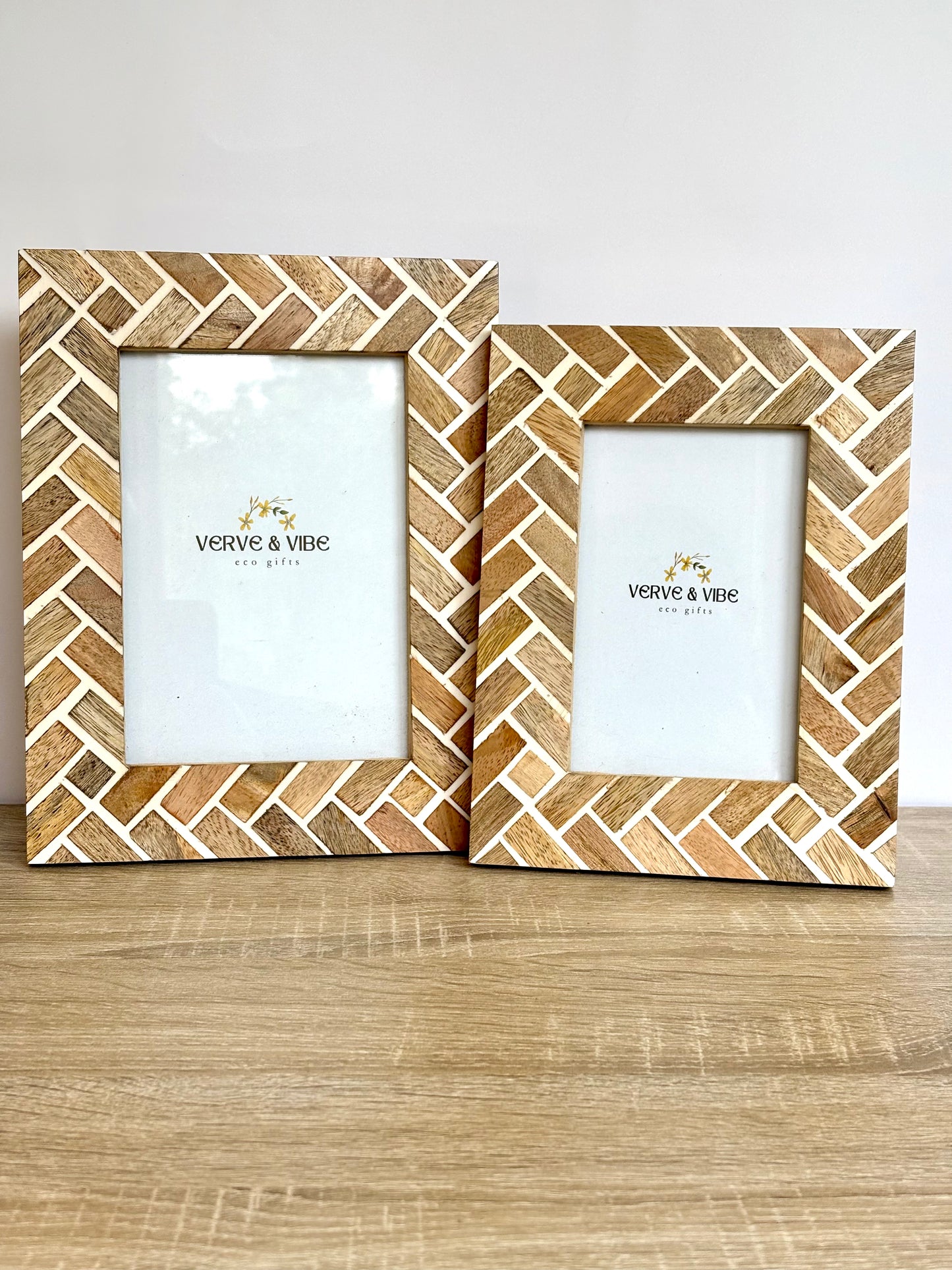 Herringbone Elegance - Handcrafted Mango Wood Photo Frame