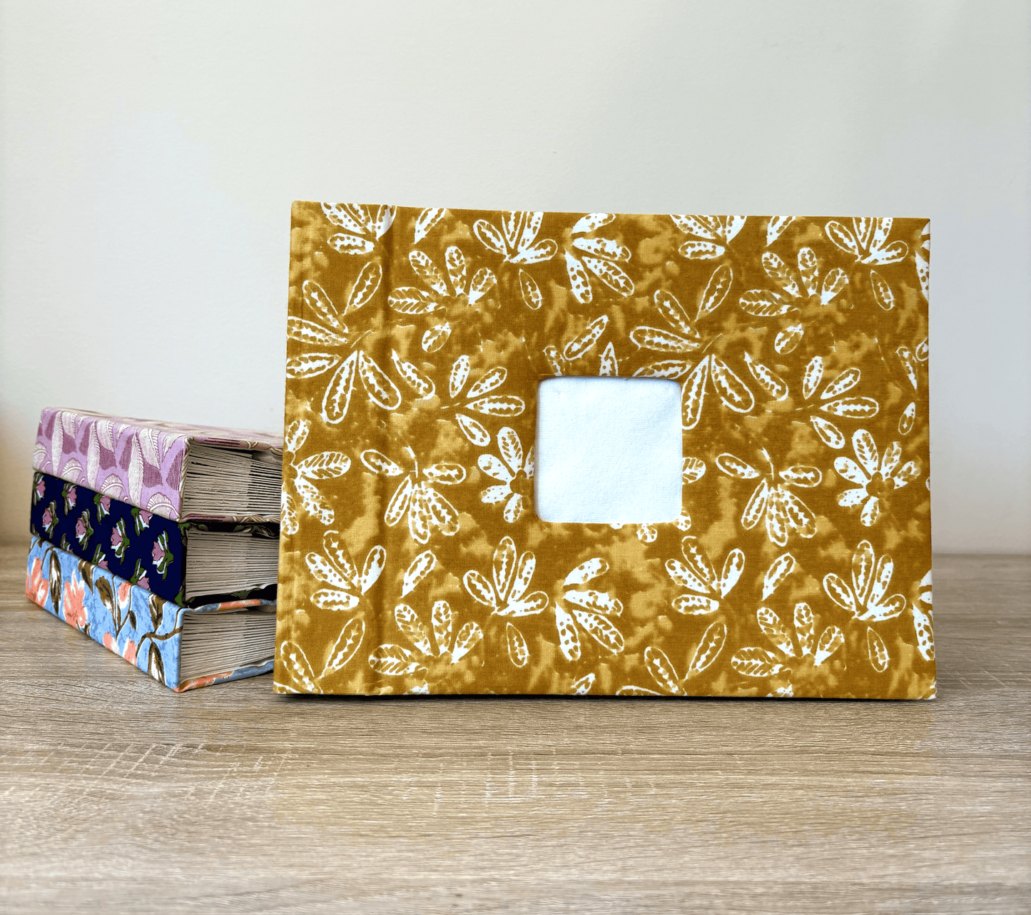 Sunny Daisy - Drymount Fabric Photo Album, Book Bound in a Gift Box